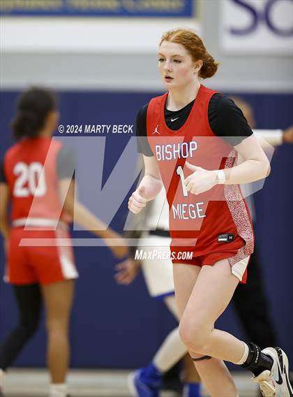 Thumbnail 2 in Bishop Miege vs Vashon (Sophie Cunningham Classic) photogallery.