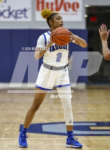 Thumbnail 3 in Bishop Miege vs Vashon (Sophie Cunningham Classic) photogallery.