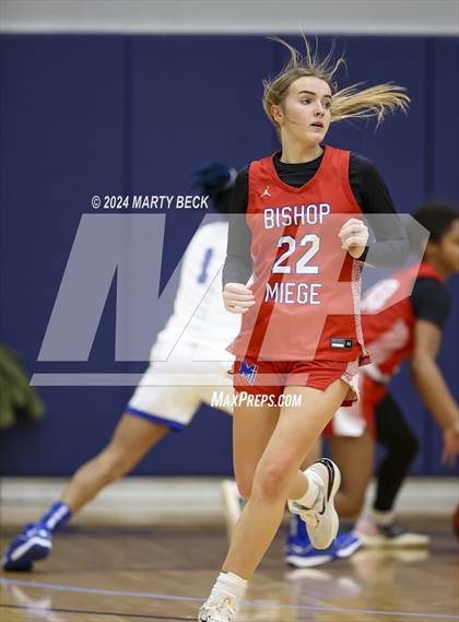 Thumbnail 1 in Bishop Miege vs Vashon (Sophie Cunningham Classic) photogallery.