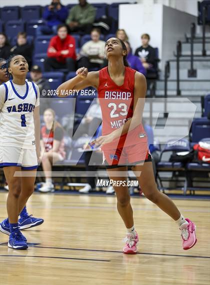 Thumbnail 2 in Bishop Miege vs Vashon (Sophie Cunningham Classic) photogallery.