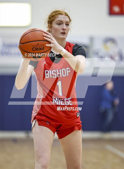 Thumbnail 3 in Bishop Miege vs Vashon (Sophie Cunningham Classic) photogallery.