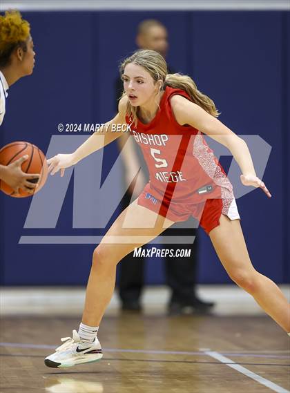 Thumbnail 3 in Bishop Miege vs Vashon (Sophie Cunningham Classic) photogallery.