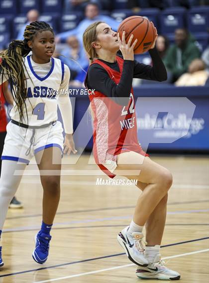 Thumbnail 2 in Bishop Miege vs Vashon (Sophie Cunningham Classic) photogallery.