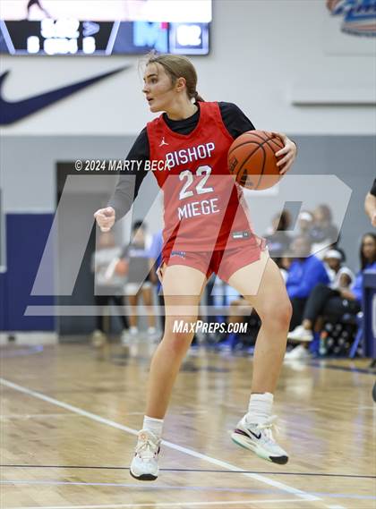 Thumbnail 2 in Bishop Miege vs Vashon (Sophie Cunningham Classic) photogallery.