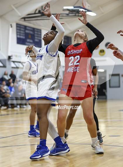 Thumbnail 2 in Bishop Miege vs Vashon (Sophie Cunningham Classic) photogallery.