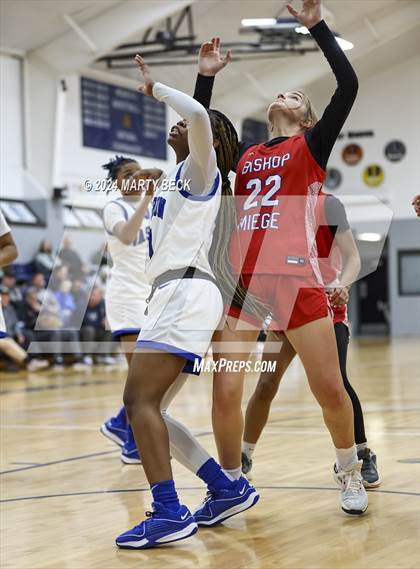 Thumbnail 1 in Bishop Miege vs Vashon (Sophie Cunningham Classic) photogallery.