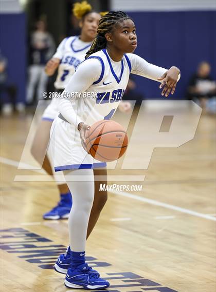 Thumbnail 2 in Bishop Miege vs Vashon (Sophie Cunningham Classic) photogallery.