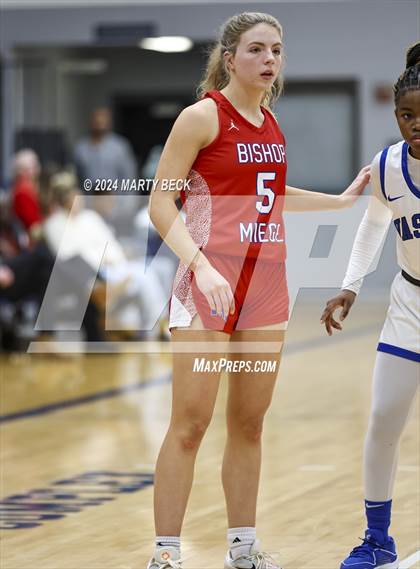 Thumbnail 3 in Bishop Miege vs Vashon (Sophie Cunningham Classic) photogallery.