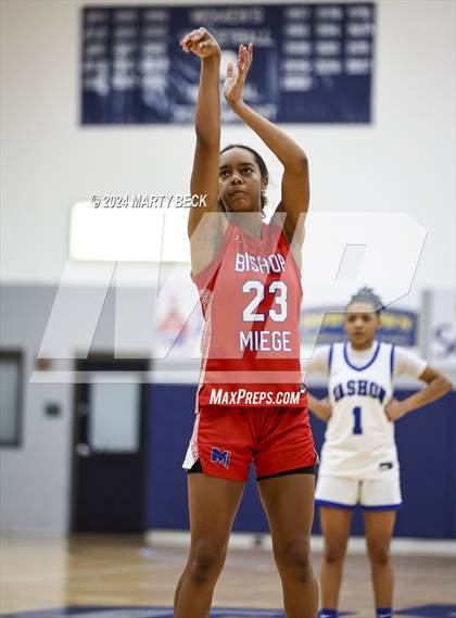 Thumbnail 2 in Bishop Miege vs Vashon (Sophie Cunningham Classic) photogallery.