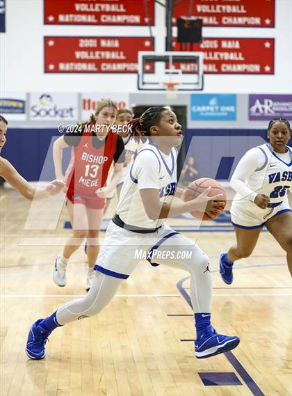 Thumbnail 1 in Bishop Miege vs Vashon (Sophie Cunningham Classic) photogallery.