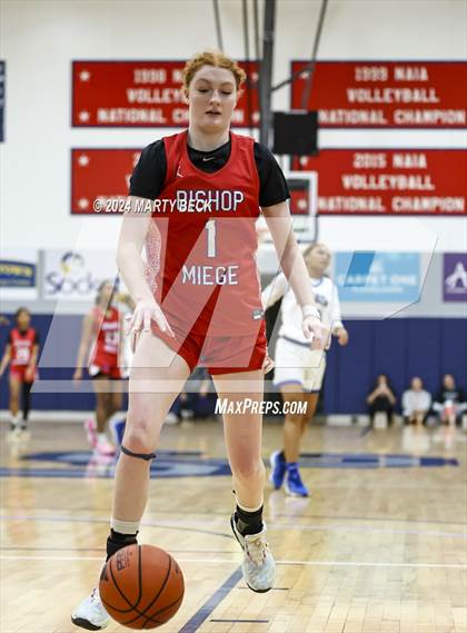 Thumbnail 2 in Bishop Miege vs Vashon (Sophie Cunningham Classic) photogallery.