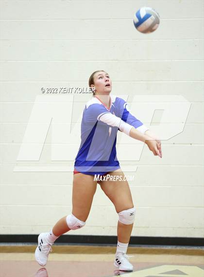 Thumbnail 1 in St. Clair vs Rochester (Chippewa Valley Tournament) photogallery.