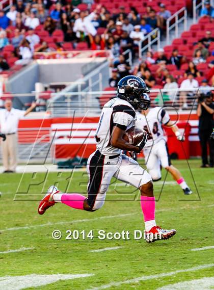 Thumbnail 2 in James Logan vs. De La Salle @ Levi's Stadium photogallery.