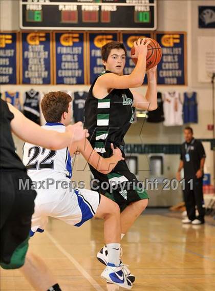 Thumbnail 3 in Dana Hills vs. Thousand Oaks (MaxPreps Holiday Classic) photogallery.