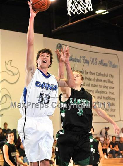 Thumbnail 2 in Dana Hills vs. Thousand Oaks (MaxPreps Holiday Classic) photogallery.