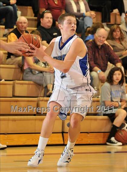 Thumbnail 1 in Dana Hills vs. Thousand Oaks (MaxPreps Holiday Classic) photogallery.