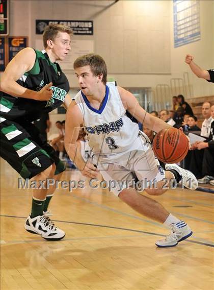Thumbnail 3 in Dana Hills vs. Thousand Oaks (MaxPreps Holiday Classic) photogallery.