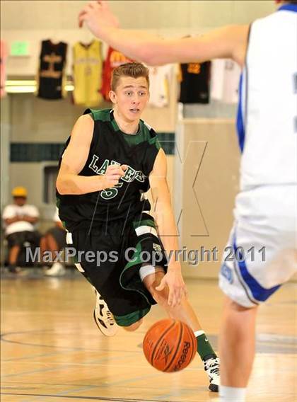 Thumbnail 2 in Dana Hills vs. Thousand Oaks (MaxPreps Holiday Classic) photogallery.