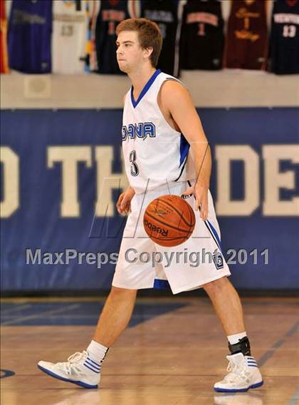 Thumbnail 1 in Dana Hills vs. Thousand Oaks (MaxPreps Holiday Classic) photogallery.