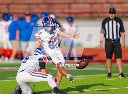 Thumbnail 3 in FR: Moore @ Mustang photogallery.