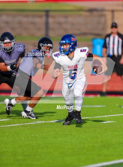 Thumbnail 3 in FR: Moore @ Mustang photogallery.