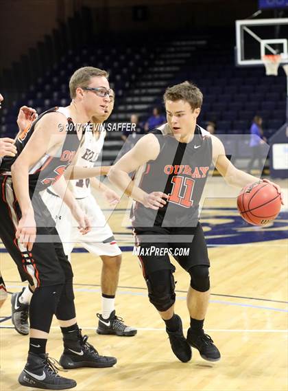 Thumbnail 2 in Holly vs. Ouray  (CHSAA 1A Final) photogallery.