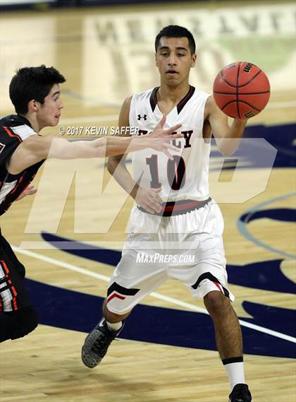 Thumbnail 2 in Holly vs. Ouray  (CHSAA 1A Final) photogallery.