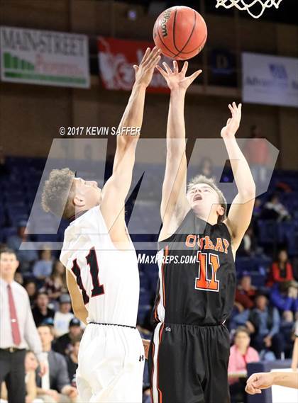 Thumbnail 1 in Holly vs. Ouray  (CHSAA 1A Final) photogallery.