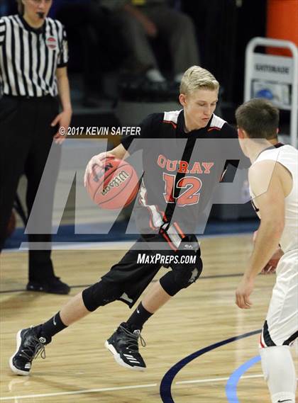Thumbnail 3 in Holly vs. Ouray  (CHSAA 1A Final) photogallery.