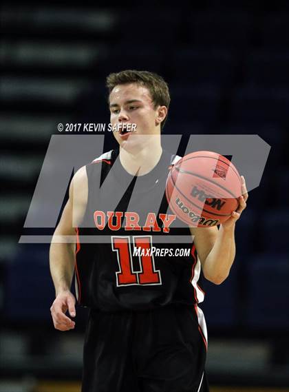 Thumbnail 2 in Holly vs. Ouray  (CHSAA 1A Final) photogallery.