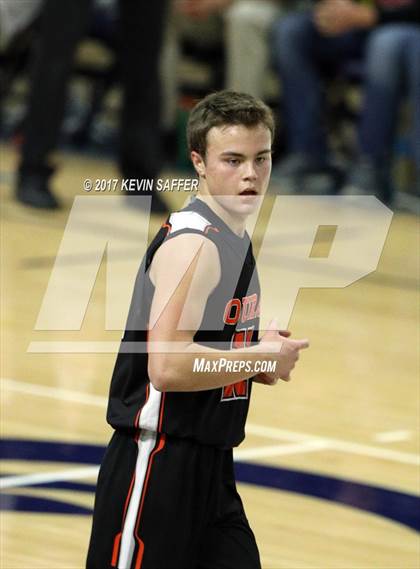 Thumbnail 2 in Holly vs. Ouray  (CHSAA 1A Final) photogallery.