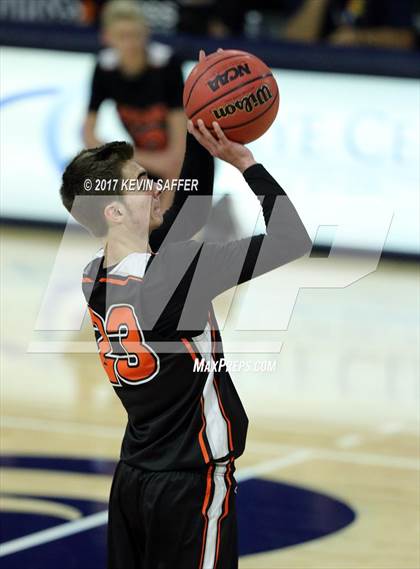 Thumbnail 1 in Holly vs. Ouray  (CHSAA 1A Final) photogallery.