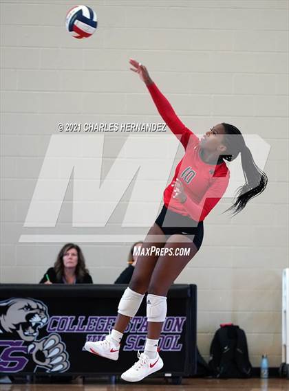 Thumbnail 3 in The Woodlands @ College Station (A Teams) photogallery.