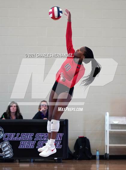 Thumbnail 2 in The Woodlands @ College Station (A Teams) photogallery.