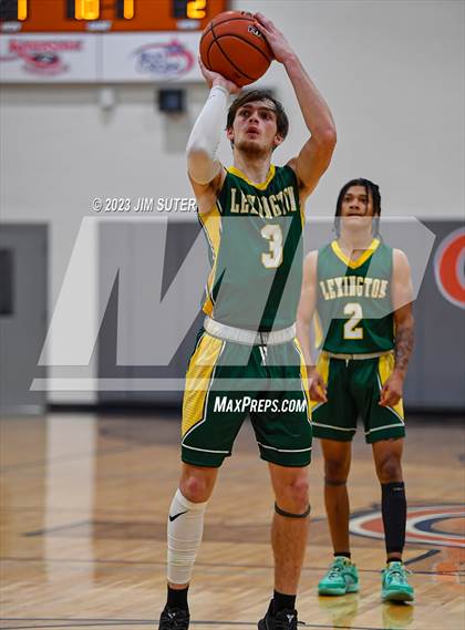Thumbnail 2 in Caldwell vs Lexington photogallery.