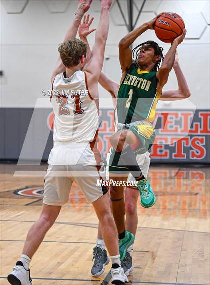 Thumbnail 2 in Caldwell vs Lexington photogallery.
