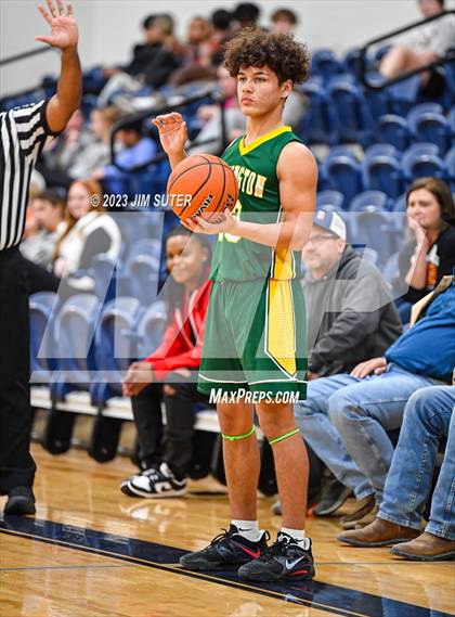 Thumbnail 3 in Caldwell vs Lexington photogallery.