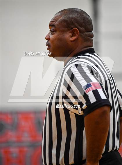 Thumbnail 3 in Caldwell vs Lexington photogallery.