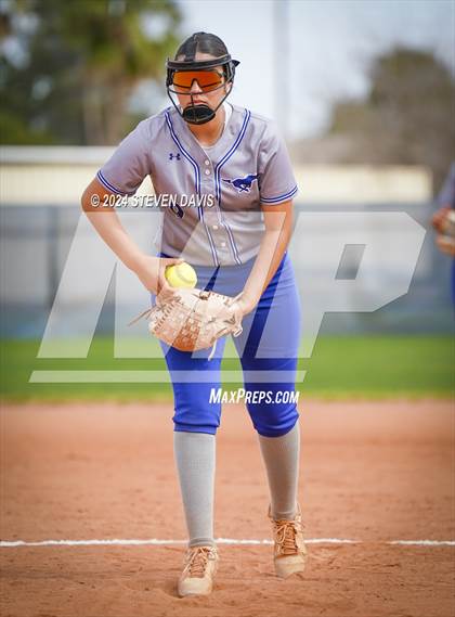 Thumbnail 3 in Dobson vs Sahuaro photogallery.