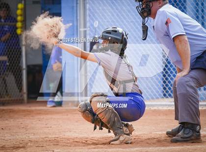 Thumbnail 2 in Dobson vs Sahuaro photogallery.