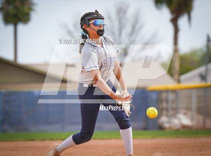 Thumbnail 2 in Dobson vs Sahuaro photogallery.