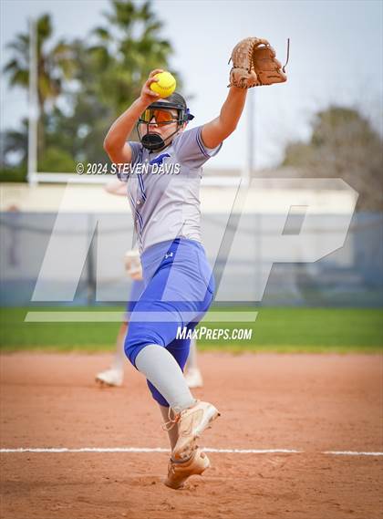 Thumbnail 2 in Dobson vs Sahuaro photogallery.