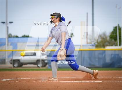 Thumbnail 3 in Dobson vs Sahuaro photogallery.