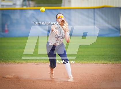 Thumbnail 3 in Dobson vs Sahuaro photogallery.