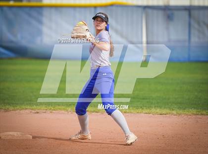 Thumbnail 1 in Dobson vs Sahuaro photogallery.