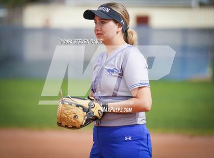 Thumbnail 2 in Dobson vs Sahuaro photogallery.