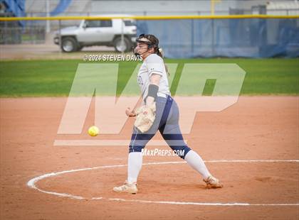 Thumbnail 1 in Dobson vs Sahuaro photogallery.