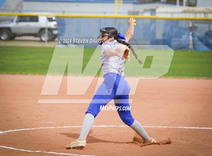 Thumbnail 3 in Dobson vs Sahuaro photogallery.
