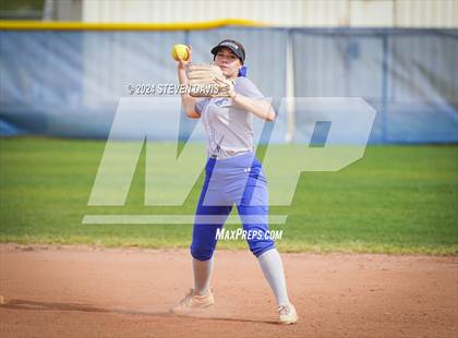 Thumbnail 2 in Dobson vs Sahuaro photogallery.