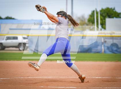 Thumbnail 2 in Dobson vs Sahuaro photogallery.